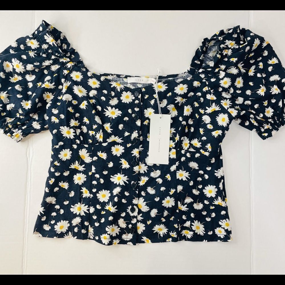 Lush Flower Print Size M Over The Shoulder Blouse
